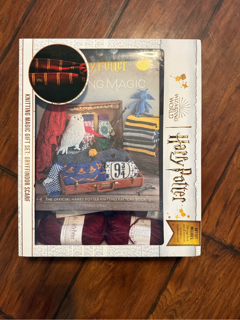 Harry Potter Gryffindor Knitting Magic Gift Set - Red & Gold